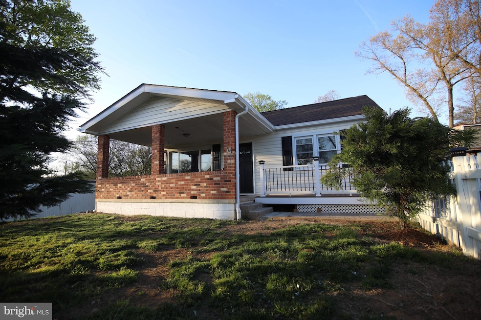 4118 Anderson Rd, Triangle, VA 22172 - photo 1