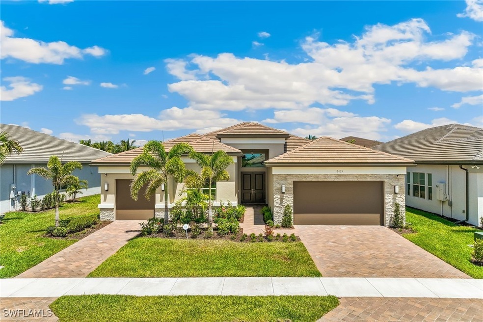 popular spacious floorplan with 3 bedrooms plus de