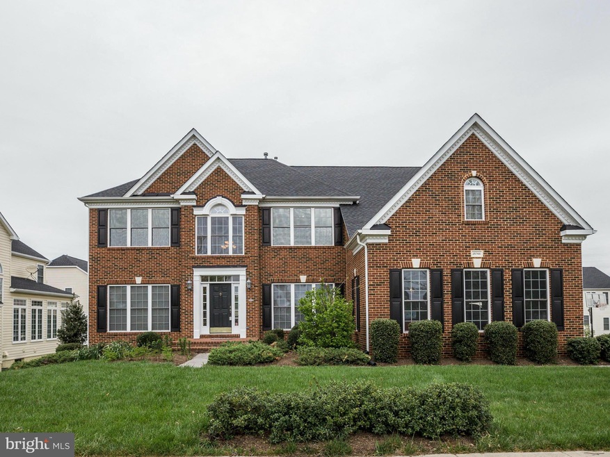 25768 Longforest Dr, Chantilly, VA 20152 - photo 1