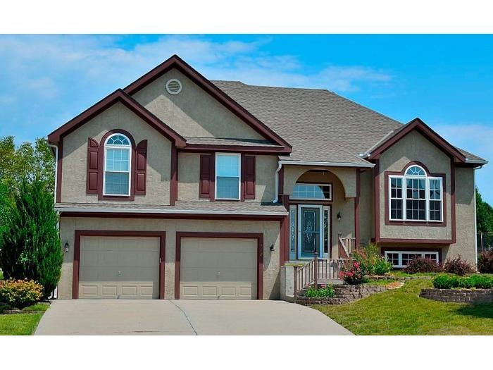 712 Rock Creek Dr, Lansing, KS 66043 - photo 1