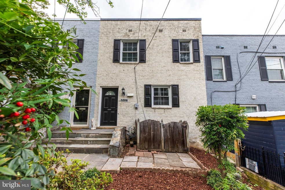 3306 Landover St, Alexandria, VA 22305 - photo 1