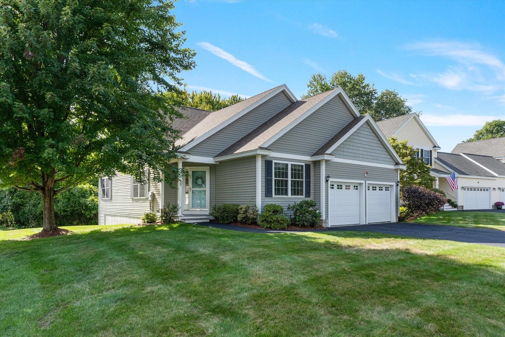 15 Johnston Cir, Litchfield, NH 03052 - photo 1