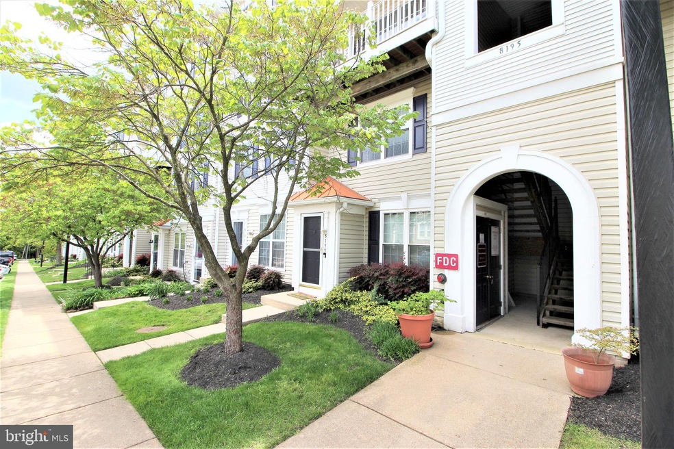8195 Halley Ct unit 302, Lorton, VA 22079 - photo 1