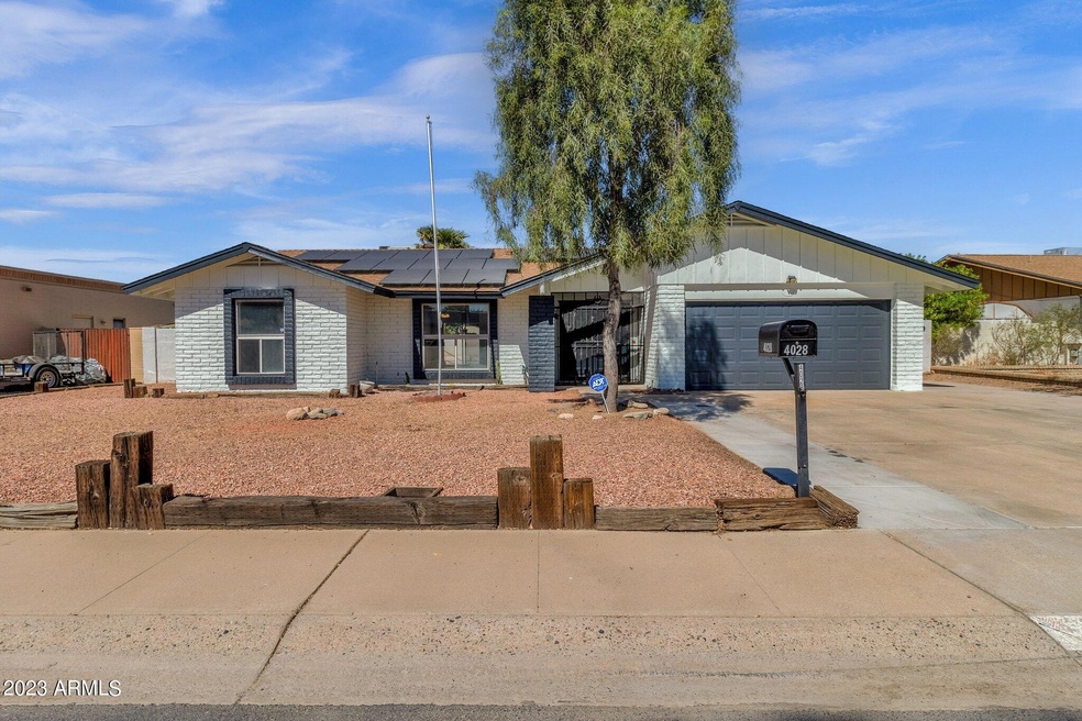 2-web-or-mls-4028-w-sharon-ave