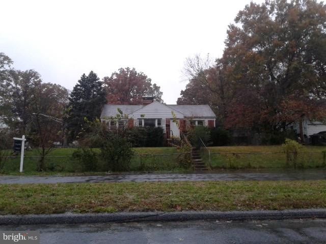 6400 Seabrook Rd, Lanham, MD 20706 - photo 1