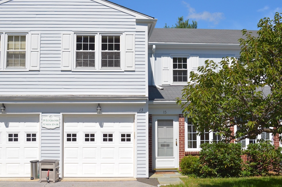 19 Le Grande Ave unit 15, Greenwich, CT 06830 - photo 1