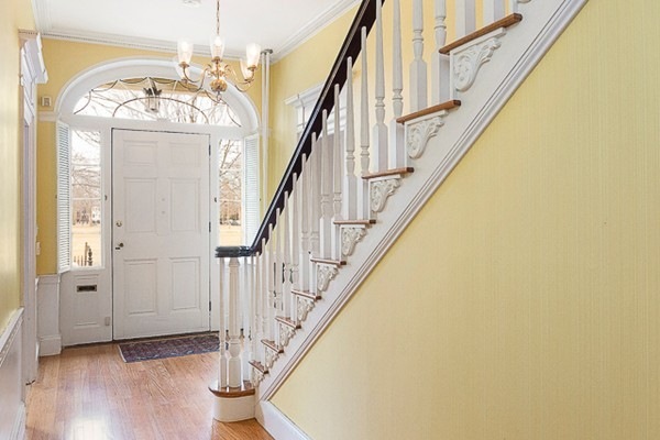 92 Washington Square E unit 1, Salem, MA 01970 - photo 1