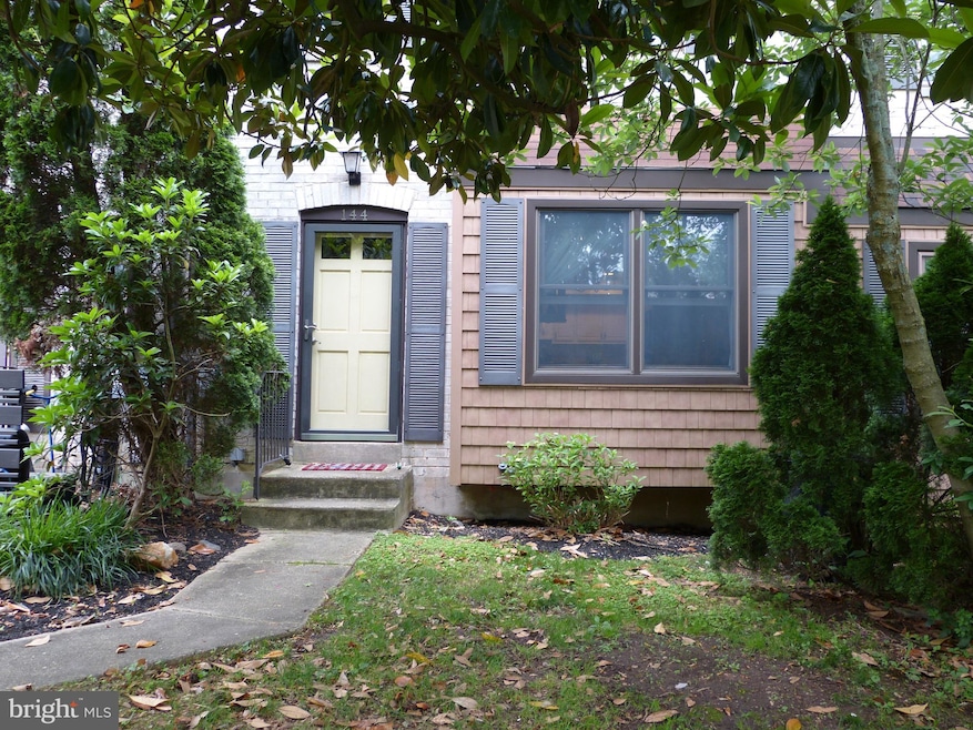 144 Bishop Dr, Aston, PA 19014 - photo 1