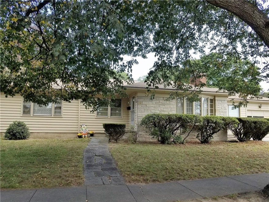 6 April Ct, Providence, RI 02908 - photo 1