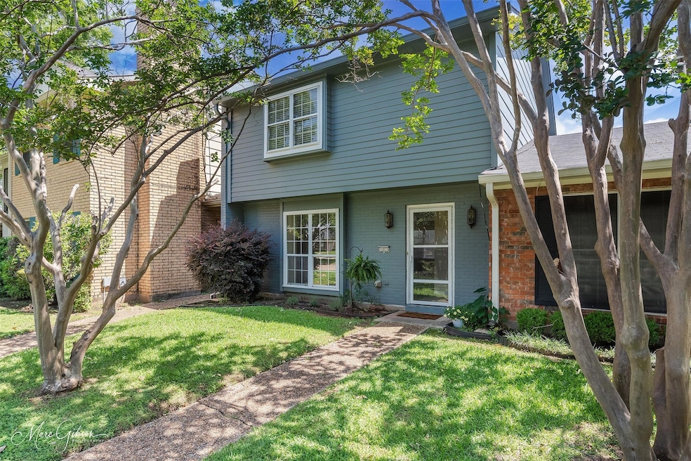 View of front of house featuring a front yard