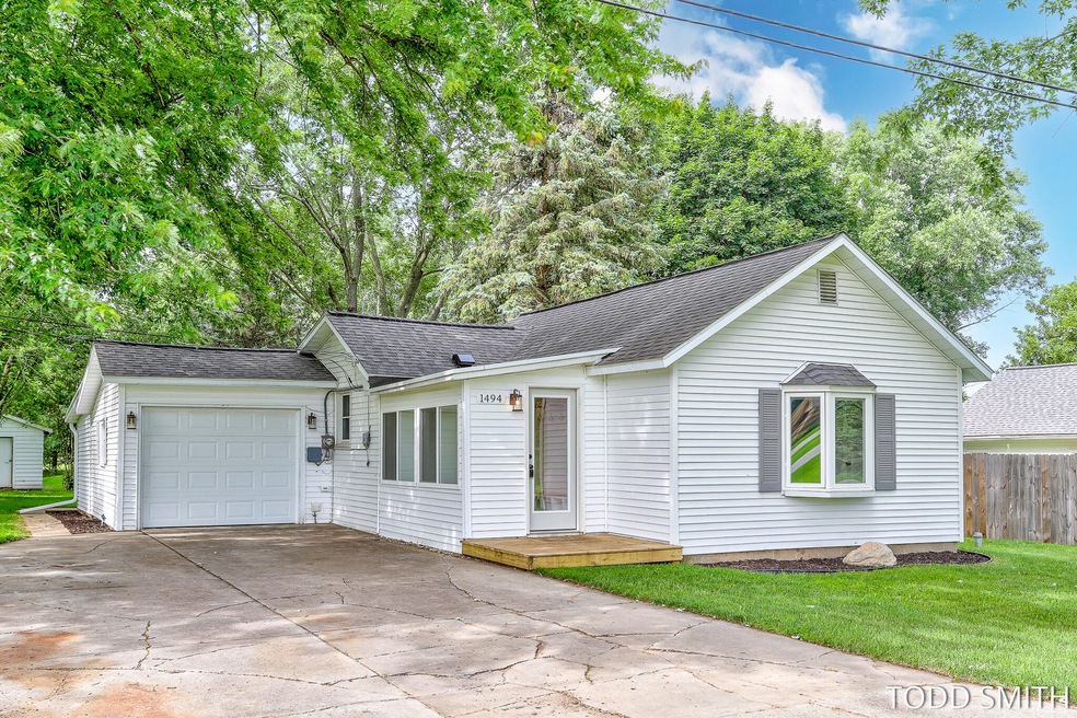 1494 Leonard St NW Grand Rapids-3