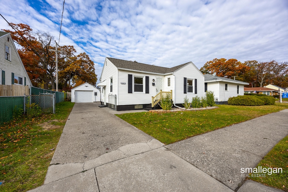 2545 Glenside Blvd, Muskegon, MI 49441 - photo 1