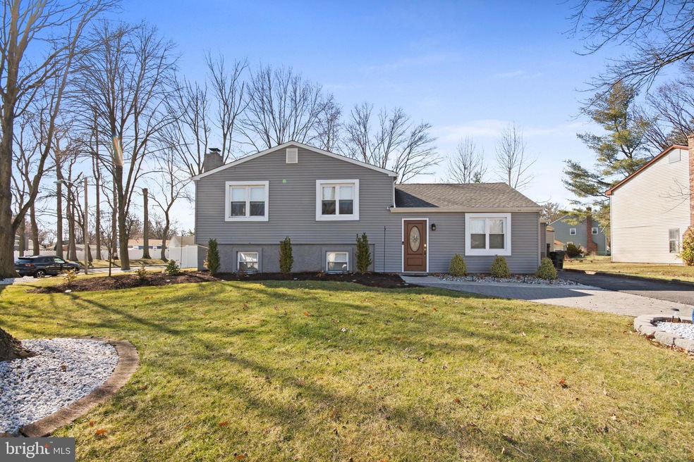 20 Hunters Dr, Mount Laurel, NJ 08054 - photo 1