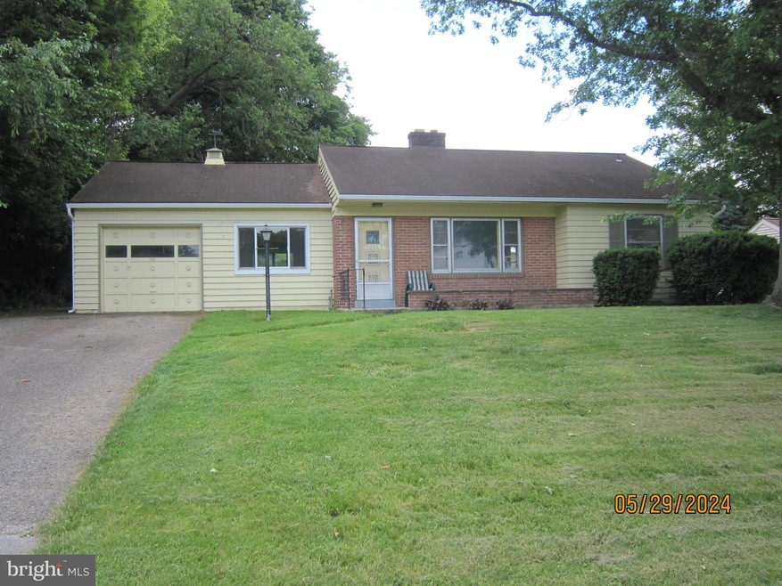 74 Paradise Ln, Ronks, PA 17572 - photo 1