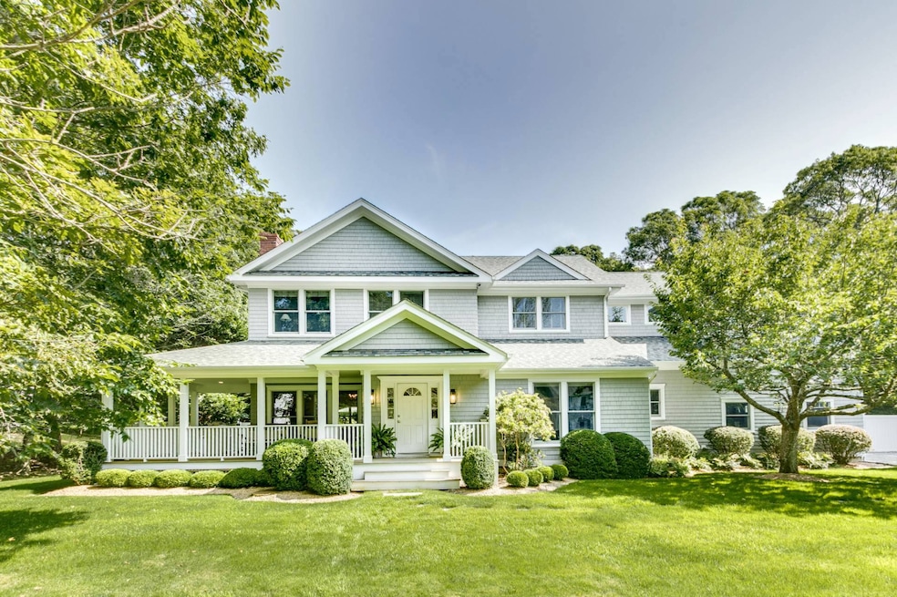 4 Issacs Path, East Hampton, NY 11937 - photo 1