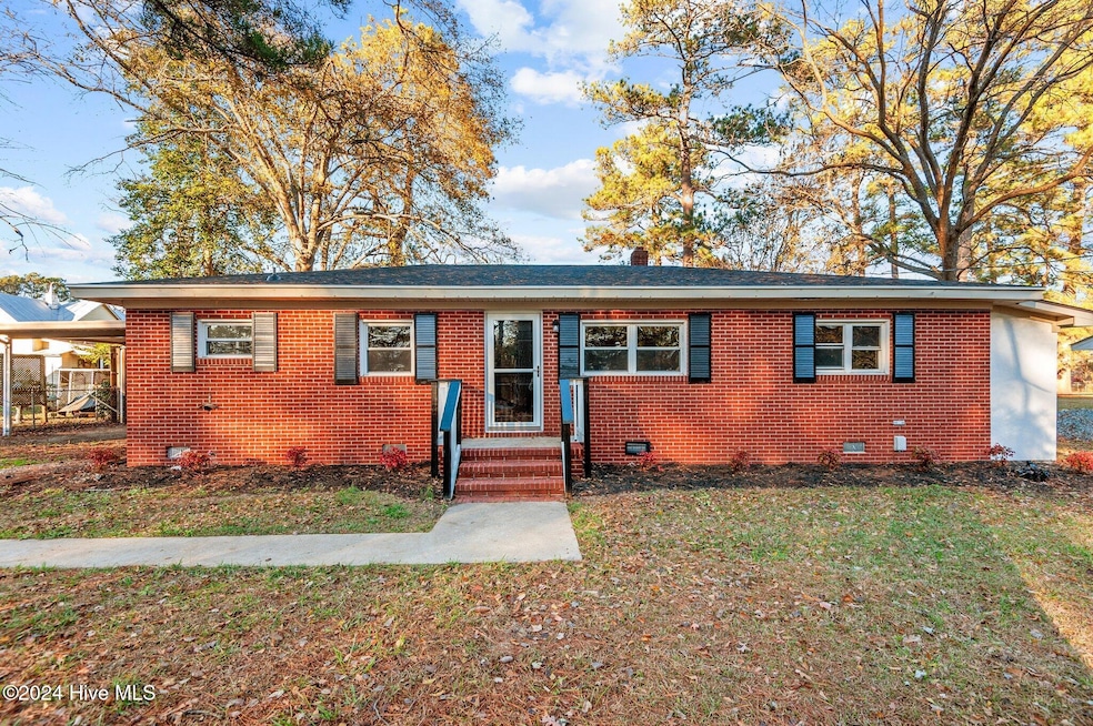 303 Woodview Dr, Goldsboro, NC 27530 - photo 1