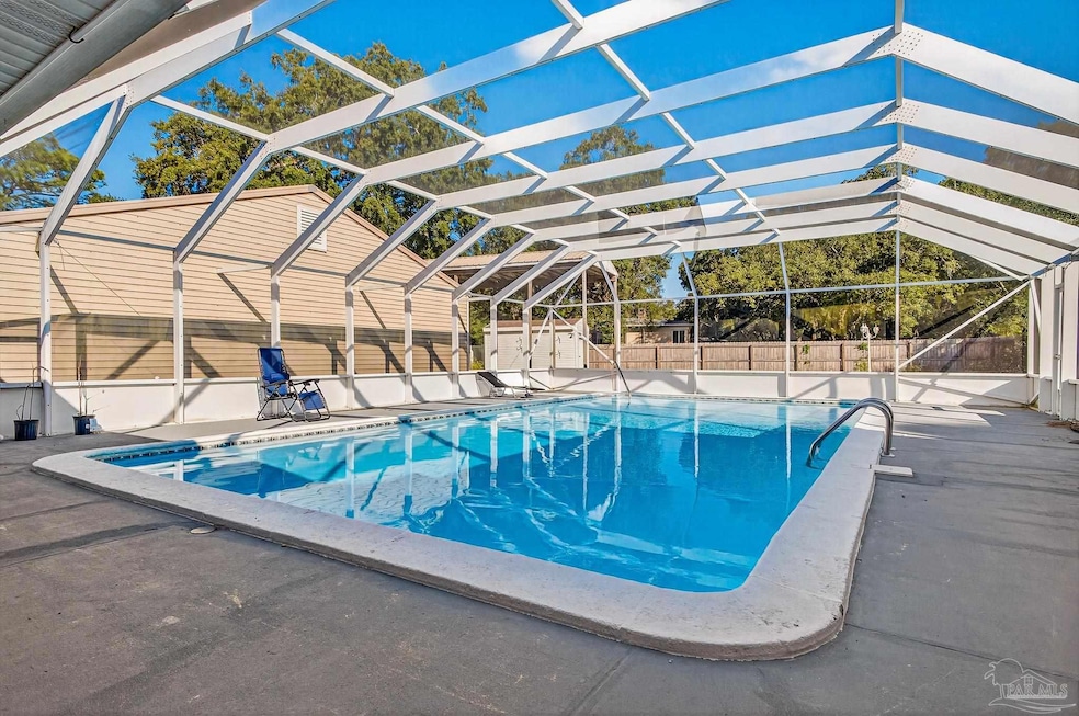 8 Manor Dr, Pensacola, FL 32507 - photo 1