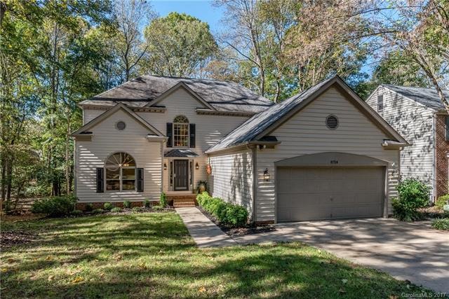 8714 Doe Path Ln, Huntersville, NC 28078 - photo 1