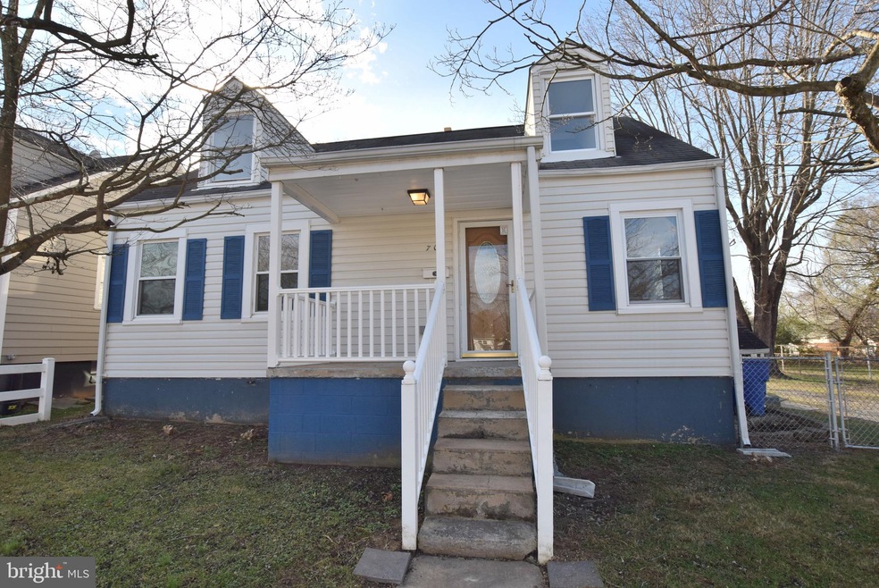 708 W 13th St, Front Royal, VA 22630 - photo 1