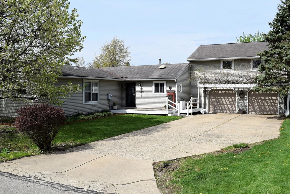 709 S Walnut St, Marysville, OH 43040 - photo 1