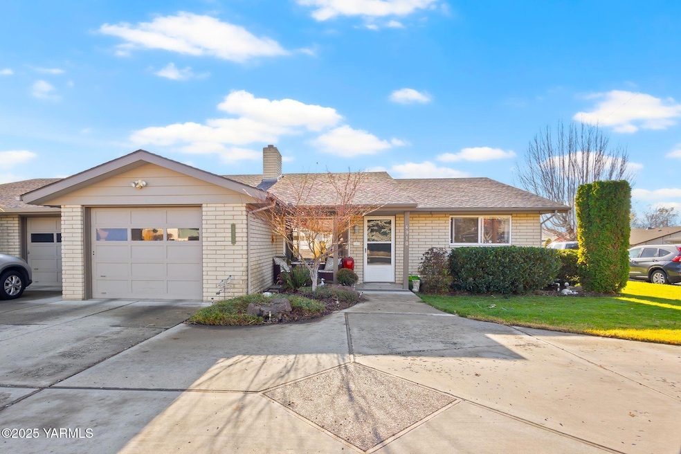 4910 McCargar St, Yakima, WA 98908 - photo 1