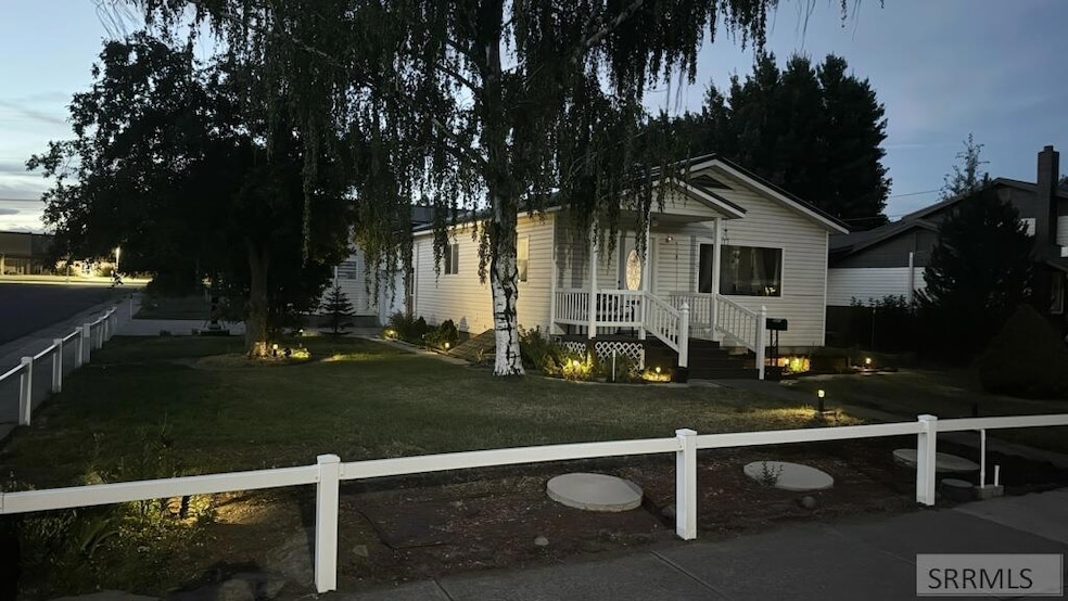 307 E 3rd N, Saint Anthony, ID 83445 - photo 1