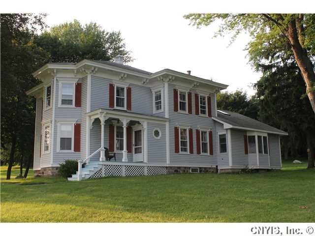 Exterior Front Welcome to 2385 Warners Road! Built