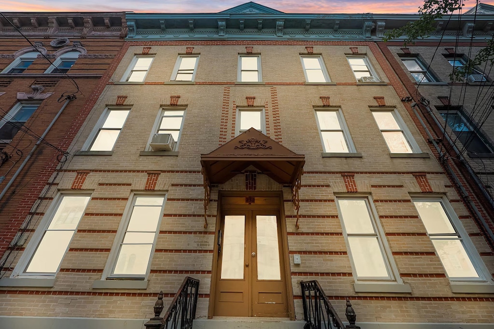 For Rent $2,900/month