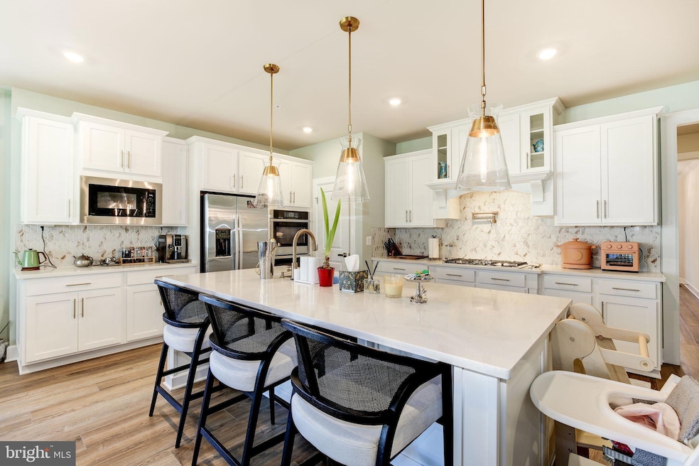 For Sale $949,750 • Co-Listing Agent