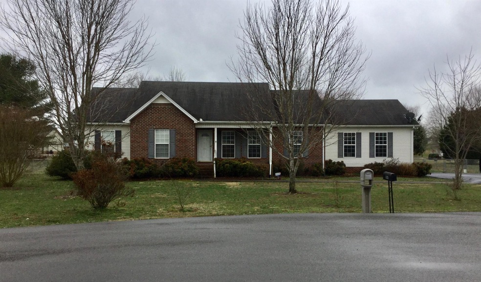 107 Oriole Cir, Shelbyville, TN 37160 - photo 1