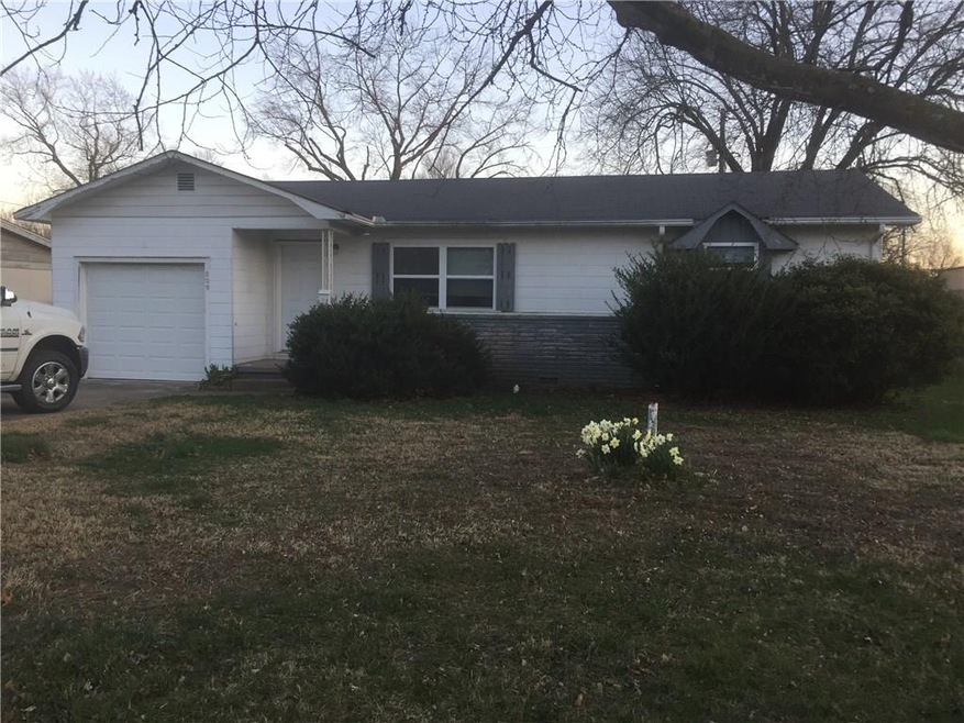 809 NW 9th St, Bentonville, AR 72712 - photo 1