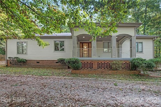 Welcome Home to 1768 Kestrel Valley Lane!