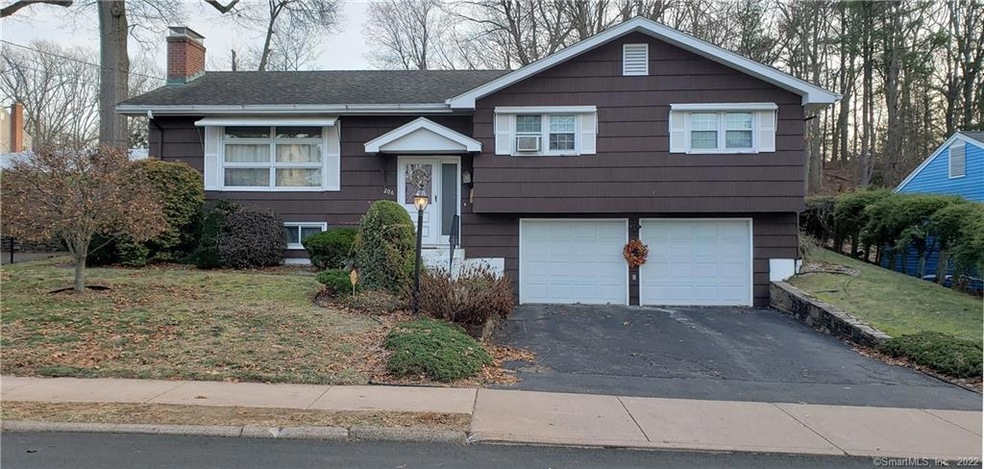 206 Henry St, Manchester, CT 06042 - photo 1