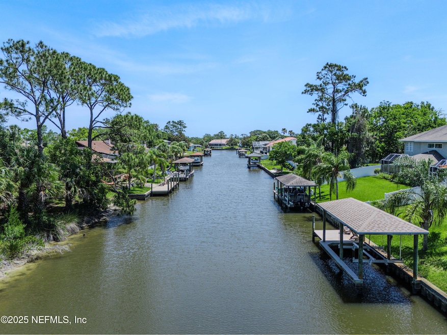 CANAL FRONT