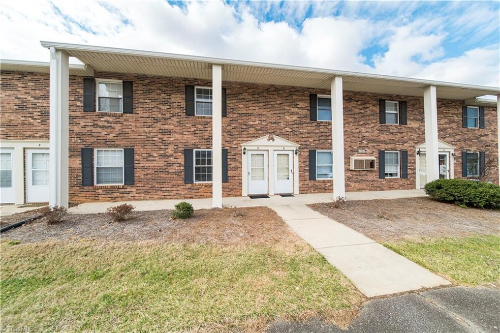 2320 Bay Meadows Ct unit E, Winston Salem, NC 27103 - photo 1