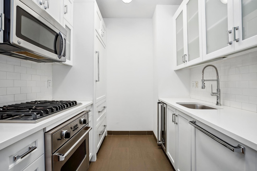 Sold $2,295,000 • Co-Listing Agent