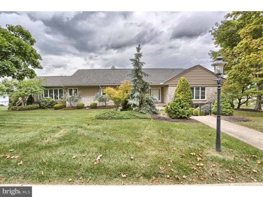 3100 Westview Dr, Reading, PA 19605 - photo 1