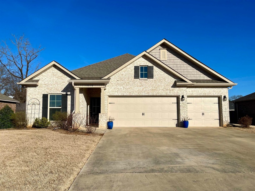 1828 Magnolia Ln, Cullman, AL 35055 - photo 1