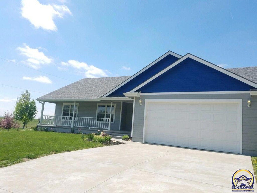 301 Sunset Ln, Maple Hill, KS 66507 - photo 1