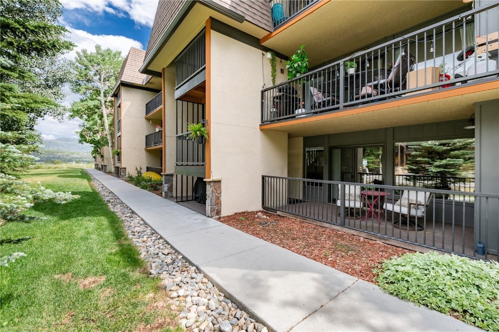 Walking distance to Lake Dillon!
