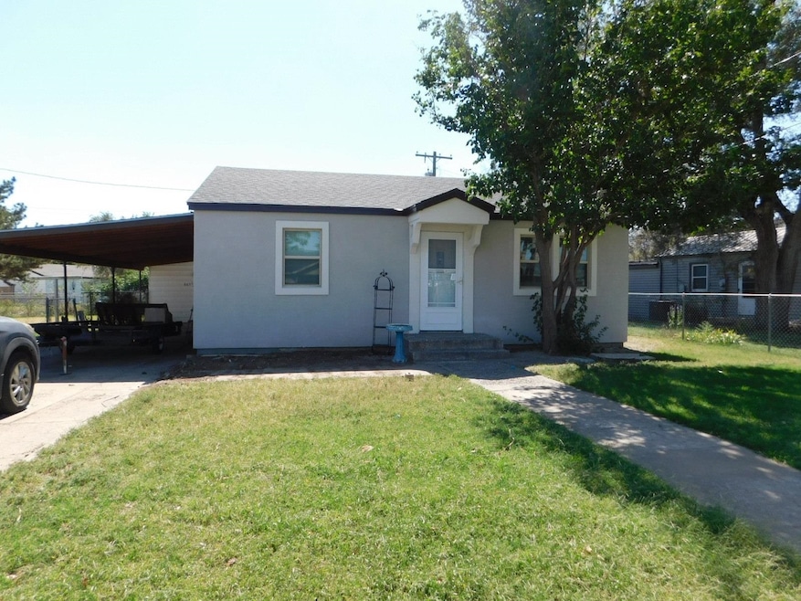 605 NE 3rd St, Guymon, OK 73942 - photo 1