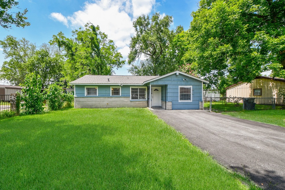 2718 Brea Crest St, Houston, TX 77093 - photo 1