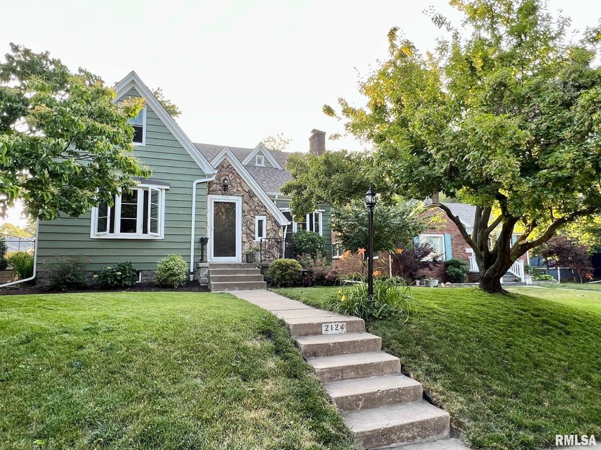 2124 N Myrtle St, Davenport, IA 52804 - photo 1