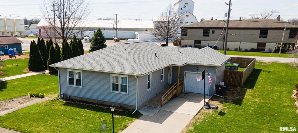 120 Campus View Dr, Lincoln, IL 62656 - photo 1