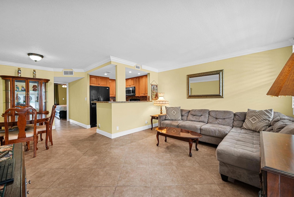 9121 Sunrise Lakes Blvd unit 106, Sunrise, FL 33322 - photo 1