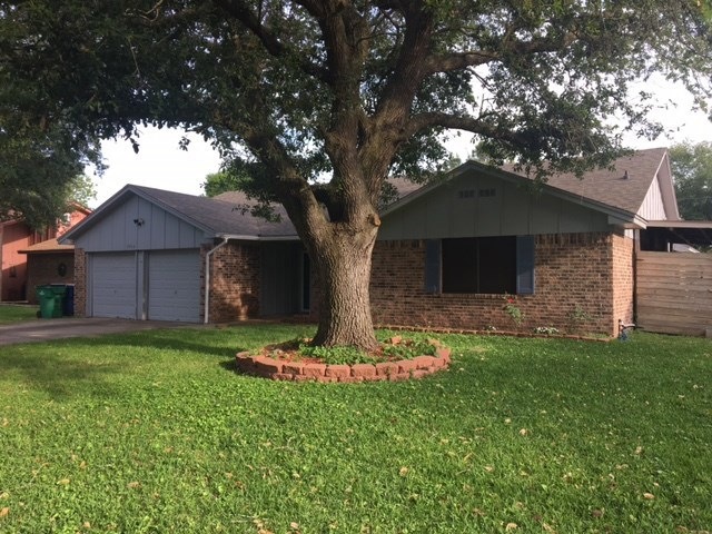 1903 Fulton St, Alvin, TX 77511 - photo 1