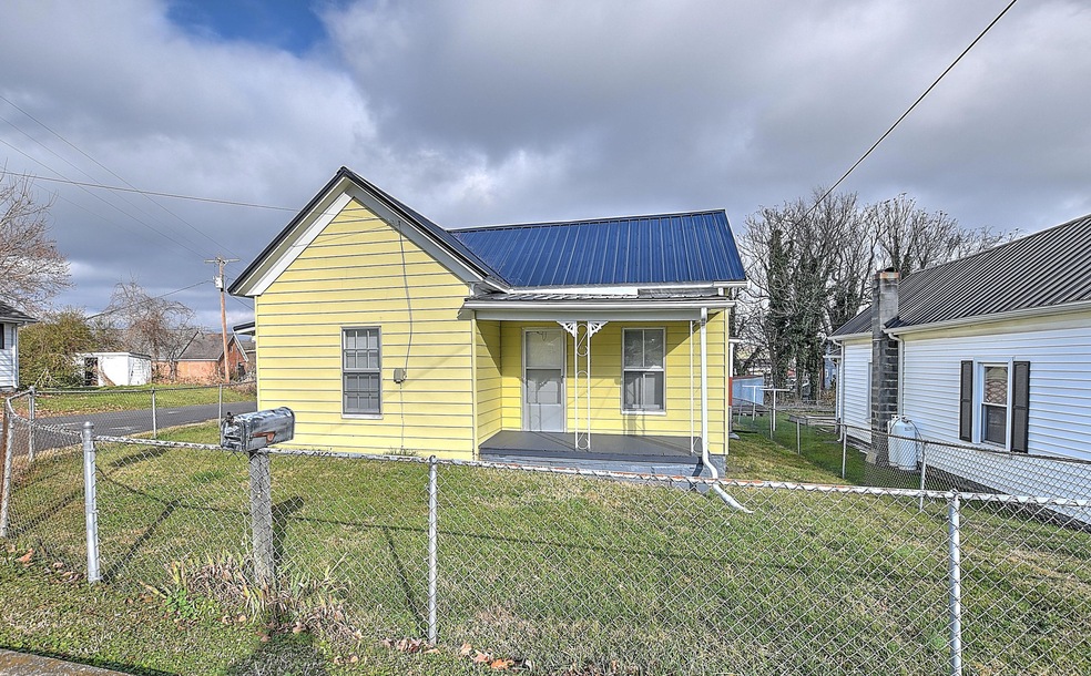 607 E Pine St, Johnson City, TN 37601 - photo 1