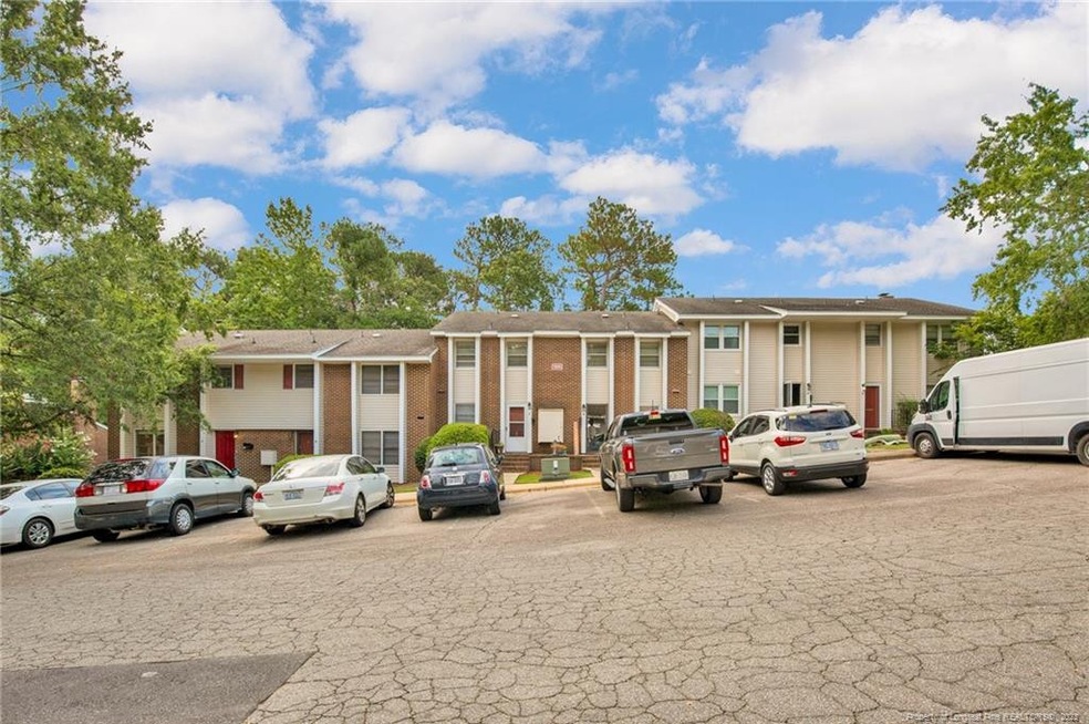 599 Winding Creek Rd, Fayetteville, NC 28305 - photo 1