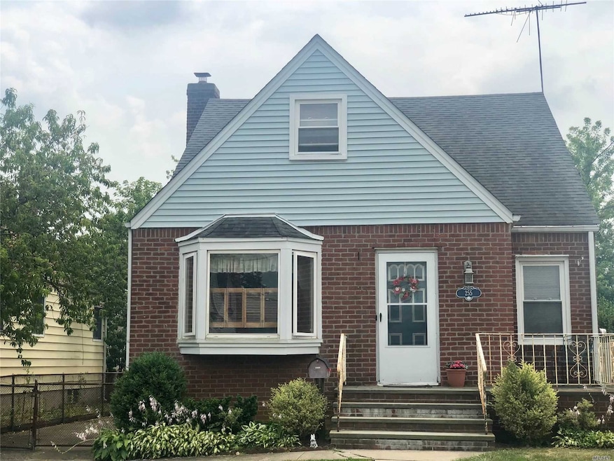 255 Parker Ave, West Hempstead, NY 11552 - photo 1