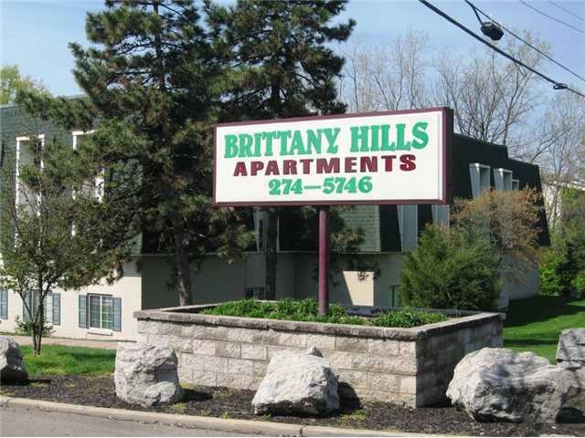 667 Brent Blvd, Columbus, OH 43228 - photo 1